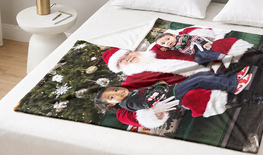 Eine Fotodecke mit einem Familienfoto mit dem Weihnachtsmann