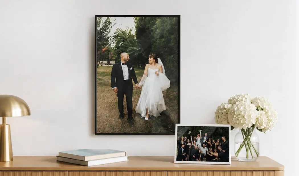 Ein gerahmtes Hochzeitsfoto, für ihren Mann
