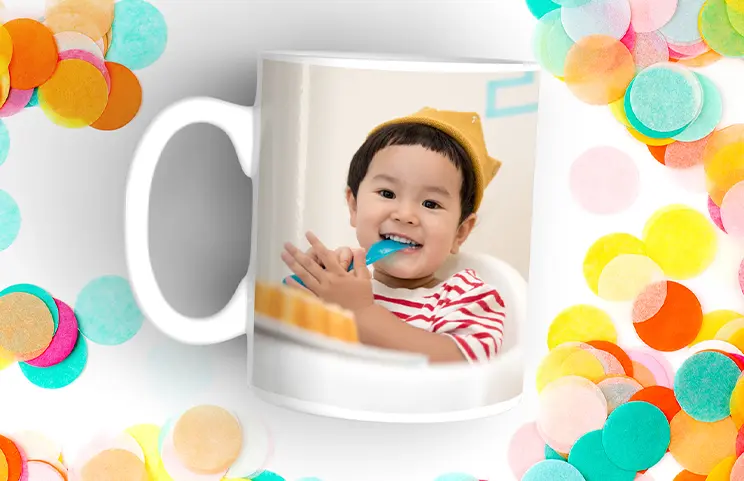 ["Personalised Photo Mugs from Printerpix","Mum and baby holding a custom mug from Printerpix with cartoon design and the text 'Daddy'","Personalised photo mug with a picture of a crawling baby in an animal onesie","Mum and daughter holding custom-designed photo mugs with family photos","Kissing couple with personalised mugs with text","Personalised photo mug with your own picture of a dog","","","",""]||||||||||