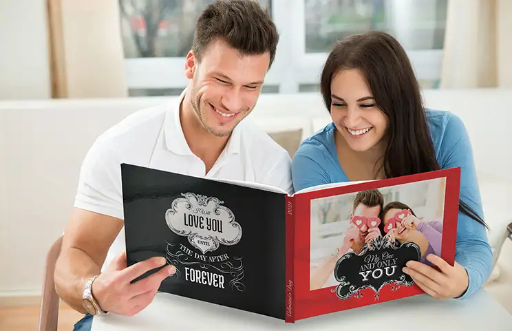 Familienfotoalbum mit individuell bedrucktem Cover und Familiennamen